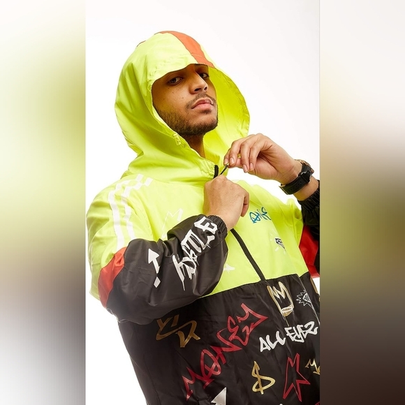New Men's Graffiti Lightweight Urban Windbreaker Hoodie Multiple Sizes - Picture 3 of 6